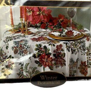 Christmas Tablecloth Holiday Classics Holly Floral 52x70 Rectangle NEW Oblong